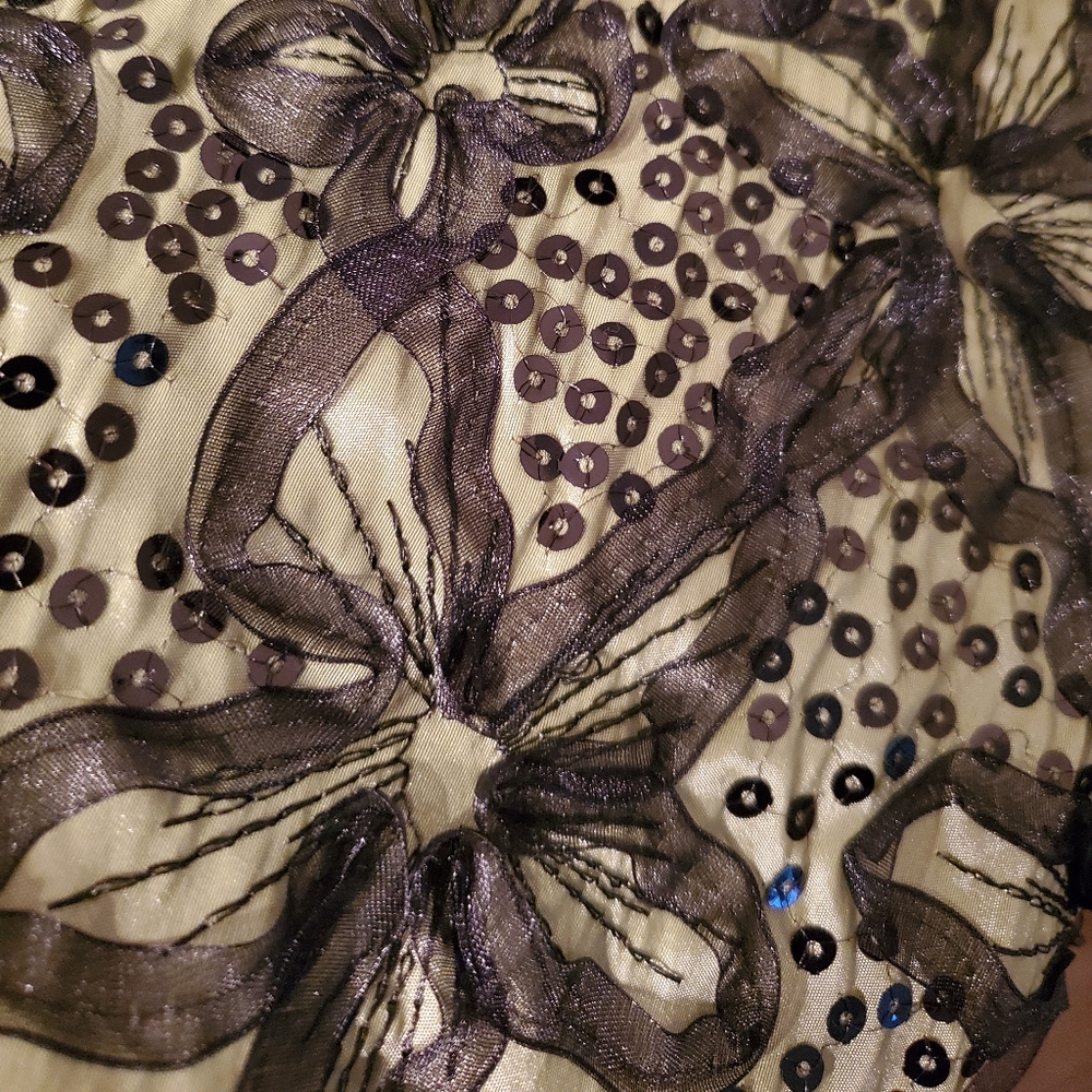 Dress - Picture 3 of 4
